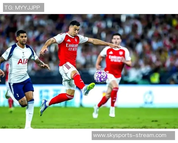 友谊赛精彩对决拜仁与阿森纳战成平局转会传闻引发关注